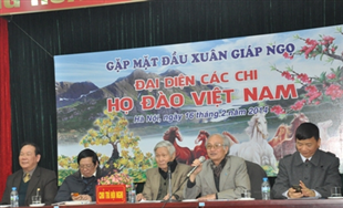 Gặp mặt đầu xuân các Chi họ Đào Việt Nam