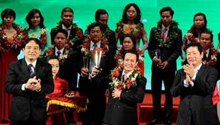 Anh Đào Đức Hưng được vinh danh doanh nhân trẻ khởi nghiệp xuất sắc