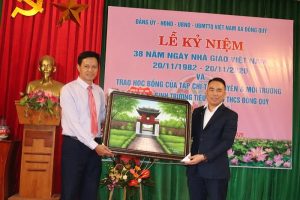 Tạp chí Tài nguyên và Môi trường trao học bổng cho học sinh Trường TH và THCS Đông Quý, Tiền Hải, Thái Bình