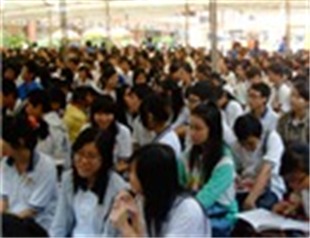 2.500 học sinh dự ngày hội tư vấn tuyển sinh 